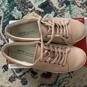 Ecco Women Shoes